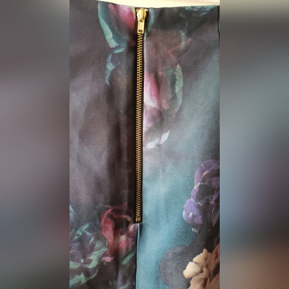 H&M pencil floral skirt xs - Picture 4 of 4